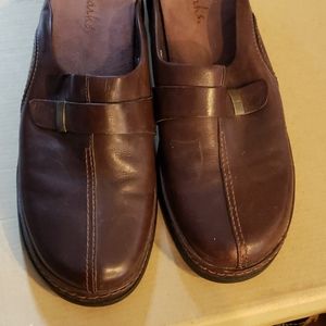 Clarks brown leather mules 8M